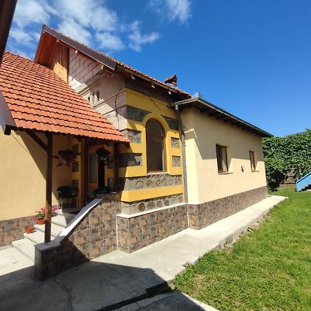 Central House Hotel Curtea De Arges Luaran gambar