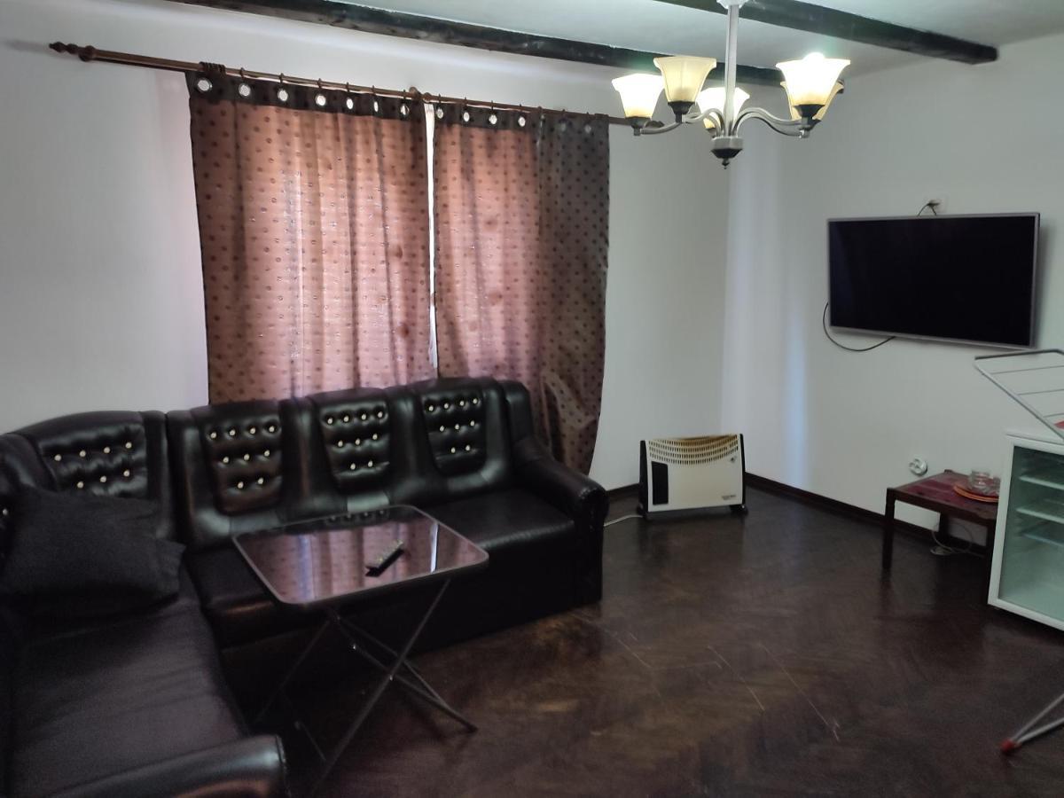 Central House Hotel Curtea De Arges Luaran gambar