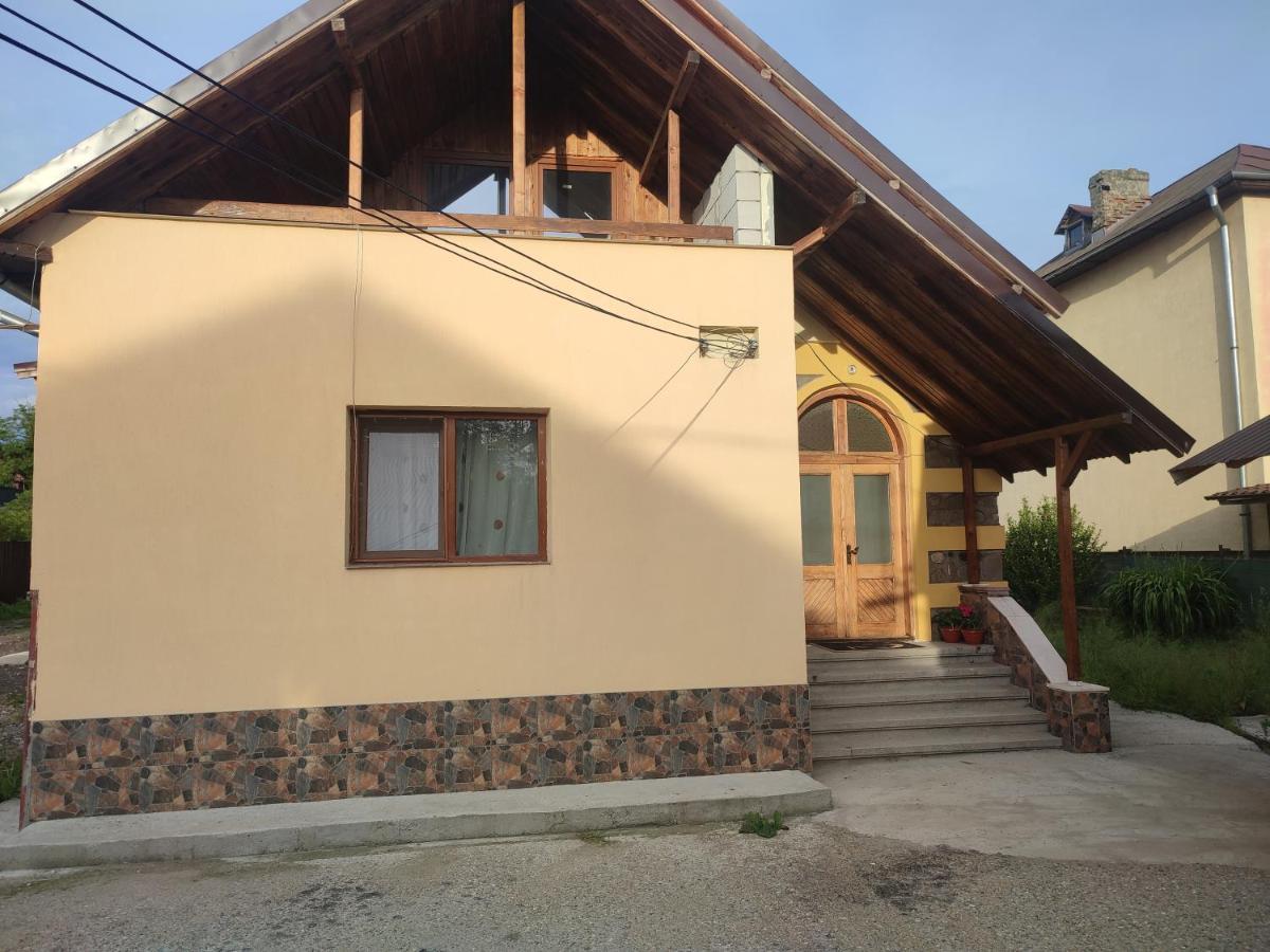 Central House Hotel Curtea De Arges Luaran gambar