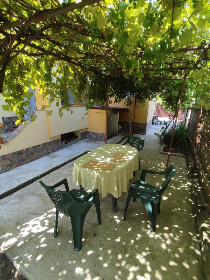 Central House Hotel Curtea De Arges Luaran gambar