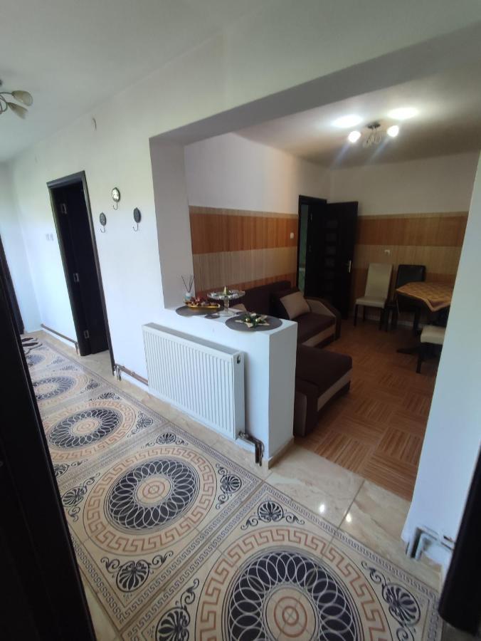 Central House Hotel Curtea De Arges Luaran gambar