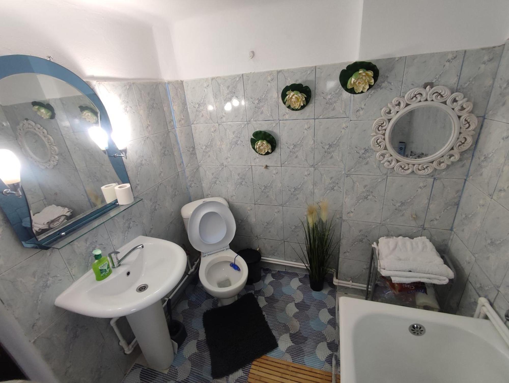 Central House Hotel Curtea De Arges Luaran gambar